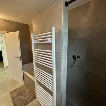 Geschmackvolle Wohnung In Katsdorf Im 1Og, Modern Und Bequem Exterior photo